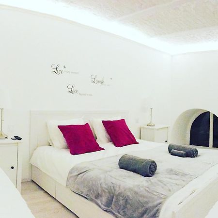 City Center Apartment With Gym & Spa Budapest Bagian luar foto